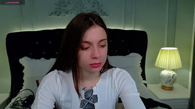 Eille Elfie online show from 11-28-25, 05:18