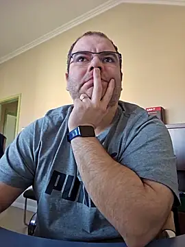 Snapshot of Andrew1900529 chatting on 02-21-25, 01:22 Andrew1900529 online show from 02-21-25, 01:22