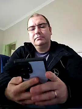 Snapshot of Andrew1900529 chatting on 12-16-24, 11:01 Andrew1900529 online show from 12-16-24, 11:01