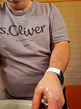 Andrew1900529 online show from 11-28-25, 08:03