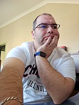 Snapshot of Andrew1900529 chatting on 03-04-25, 08:24 Andrew1900529 online show from 03-04-25, 08:24