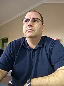 Snapshot of Andrew1900529 chatting on 03-06-25, 05:35 Andrew1900529 online show from 03-06-25, 05:35