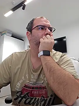 Andrew1900529 online show from 01-06-26, 07:29