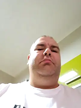 Snapshot of Andrew1900529 chatting on 09-24-25, 04:30 Andrew1900529 online show from 09-24-25, 04:30