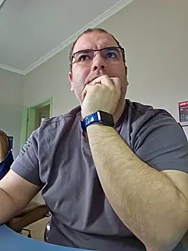 Snapshot of Andrew1900529 chatting on 02-14-25, 09:45 Andrew1900529 online show from 02-14-25, 09:45