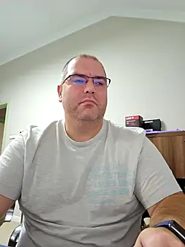 Snapshot of Andrew1900529 chatting on 10-15-25, 06:22 Andrew1900529 online show from 10-15-25, 06:22