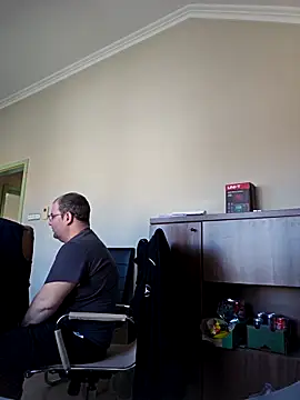 Snapshot of Andrew1900529 chatting on 03-18-25, 01:12 Andrew1900529 online show from 03-18-25, 01:12