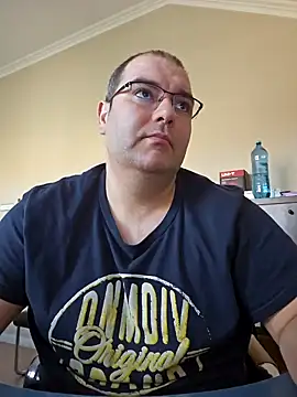 Snapshot of Andrew1900529 chatting on 01-27-25, 10:27 Andrew1900529 online show from 01-27-25, 10:27