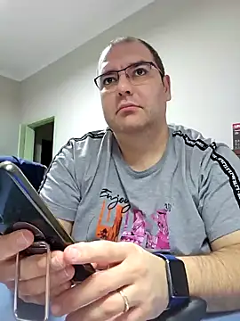 Snapshot of Andrew1900529 chatting on 01-28-25, 05:43 Andrew1900529 online show from 01-28-25, 05:43