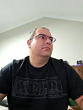 Snapshot of Andrew1900529 chatting on 11-03-25, 05:34 Andrew1900529 online show from 11-03-25, 05:34