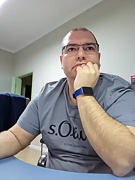 Snapshot of Andrew1900529 chatting on 01-21-25, 06:00 Andrew1900529 online show from 01-21-25, 06:00