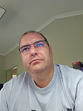 Snapshot of Andrew1900529 chatting on 09-19-25, 07:01 Andrew1900529 online show from 09-19-25, 07:01