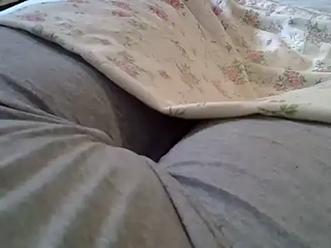 Snapshot of perescam chatting on 03-15-25, 06:10 perescam online show from 03-15-25, 06:10