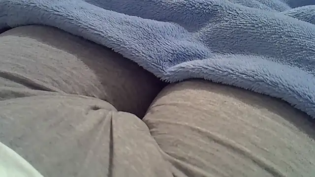 Snapshot of perescam chatting on 09-25-25, 04:46 perescam online show from 09-25-25, 04:46