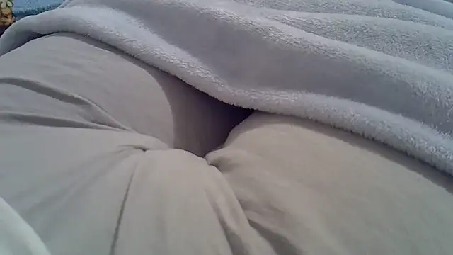 Snapshot of perescam chatting on 09-14-25, 02:34 perescam online show from 09-14-25, 02:34