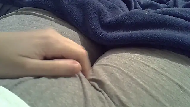 Snapshot of perescam chatting on 10-10-25, 06:31 perescam online show from 10-10-25, 06:31