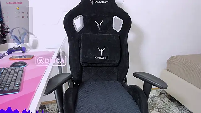 SkyqueenI online show from 05-18-26, 06:51