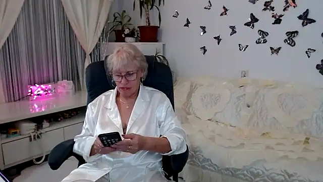 Snapshot of Ghertrude52 chatting on 09-18-25, 03:09 Ghertrude52 online show from 09-18-25, 03:09
