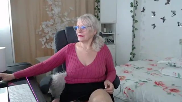 Ghertrude52 online show from 05-10-26, 04:27