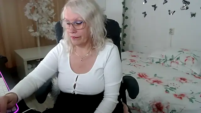 Ghertrude52 online show from 05-17-26, 04:12