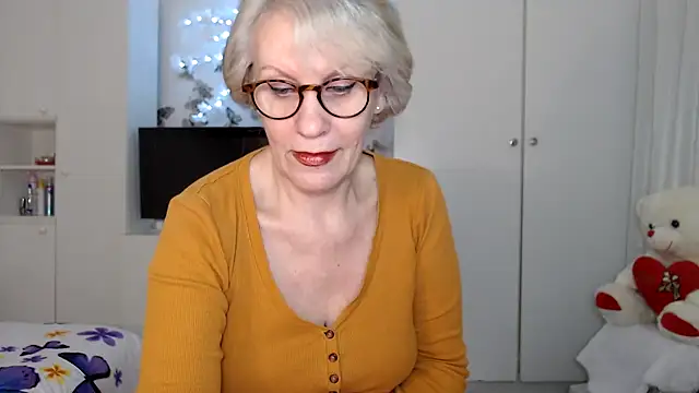 Snapshot of Ghertrude52 chatting on 03-05-25, 04:13 Ghertrude52 online show from 03-05-25, 04:13