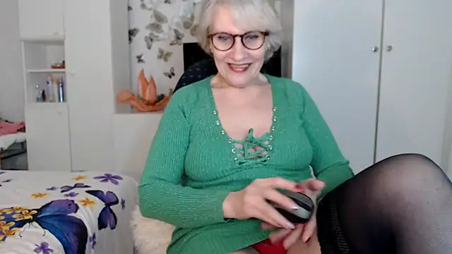 Snapshot of Ghertrude52 chatting on 03-03-25, 07:13 Ghertrude52 online show from 03-03-25, 07:13