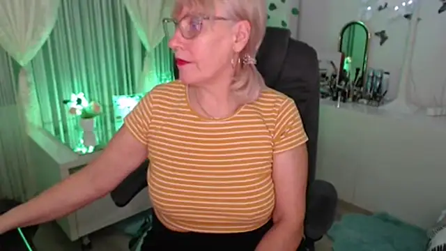 Ghertrude52 online show from 01-09-26, 04:08