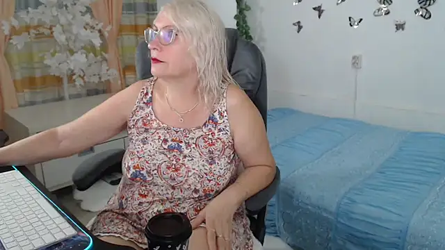 Snapshot of Ghertrude52 chatting on 07-10-26, 04:56 Ghertrude52 online show from 07-10-26, 04:56