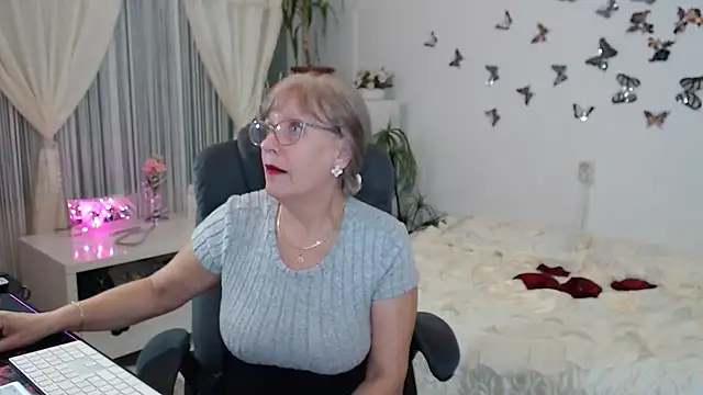 Snapshot of Ghertrude52 chatting on 10-10-25, 03:18 Ghertrude52 online show from 10-10-25, 03:18