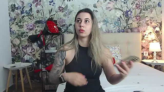 Snapshot of RoseDiamond06 chatting on 07-17-26, 03:09 RoseDiamond06 online show from 07-17-26, 03:09