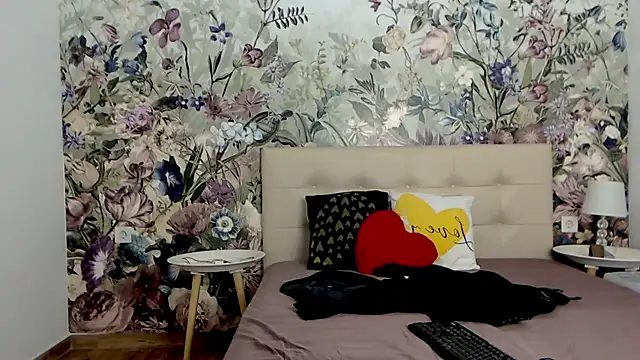 RoseDiamond06 online show from 11-08-25, 01:03