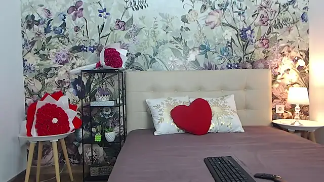 Snapshot of RoseDiamond06 chatting on 02-26-26, 09:48 RoseDiamond06 online show from 02-26-26, 09:48