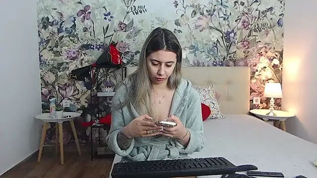RoseDiamond06 online show from 05-30-26, 03:06