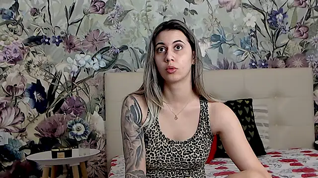 RoseDiamond06 online show from 03-21-25, 05:32