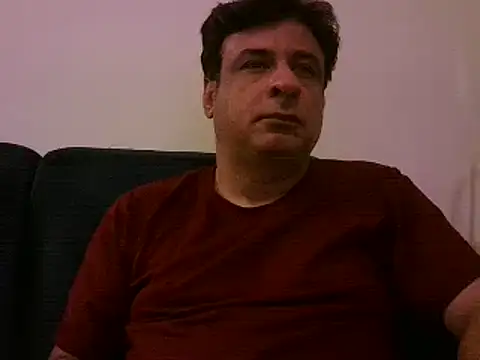 Snapshot of desipapaxxx chatting on 03-08-25, 12:44 desipapaxxx online show from 03-08-25, 12:44