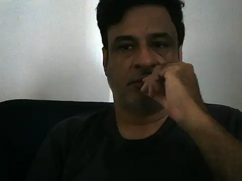 Snapshot of desipapaxxx chatting on 10-18-25, 02:46 desipapaxxx online show from 10-18-25, 02:46