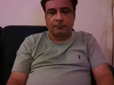 Snapshot of desipapaxxx chatting on 03-02-25, 07:52 desipapaxxx online show from 03-02-25, 07:52