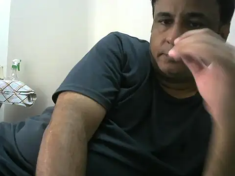 Snapshot of desipapaxxx chatting on 10-01-25, 11:03 desipapaxxx online show from 10-01-25, 11:03