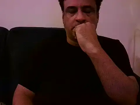 Snapshot of desipapaxxx chatting on 03-02-25, 04:03 desipapaxxx online show from 03-02-25, 04:03