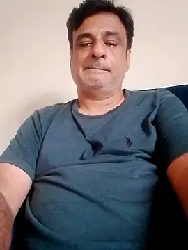 Snapshot of desipapaxxx chatting on 09-19-25, 12:53 desipapaxxx online show from 09-19-25, 12:53