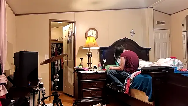 AerobicSleeve online show from 09-14-25, 03:40