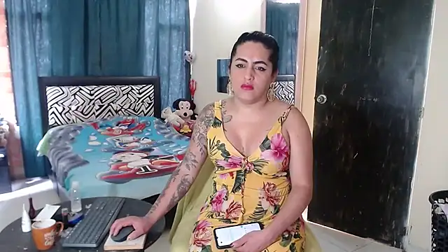 Sashaferrari2000 online show from 03-08-26, 06:33