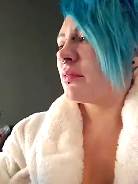 PinkTheHawk online show from 04-12-26, 10:57