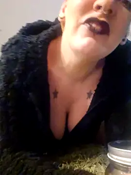 PinkTheHawk online show from 05-03-26, 10:42