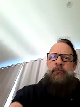 PinkTheHawk online show from 05-16-26, 02:43