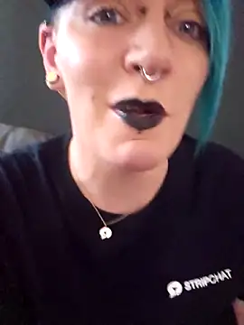 PinkTheHawk online show from 04-09-26, 02:57