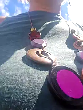 Snapshot of PinkTheHawk chatting on 01-09-25, 02:22 PinkTheHawk online show from 01-09-25, 02:22