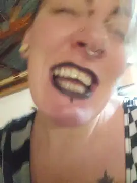 Snapshot of PinkTheHawk chatting on 10-19-25, 11:18 PinkTheHawk online show from 10-19-25, 11:18