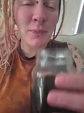 Snapshot of PinkTheHawk chatting on 06-16-26, 01:38 PinkTheHawk online show from 06-16-26, 01:38