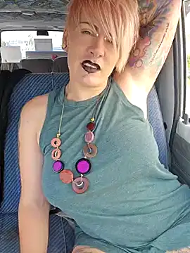 Snapshot of PinkTheHawk chatting on 01-24-25, 09:58 PinkTheHawk online show from 01-24-25, 09:58